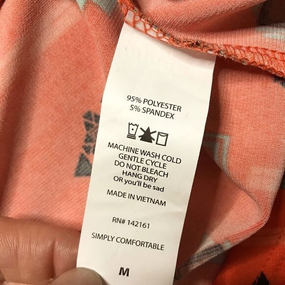 Stunning LuLaRoe Irma Tunic - Picture 6 of 7